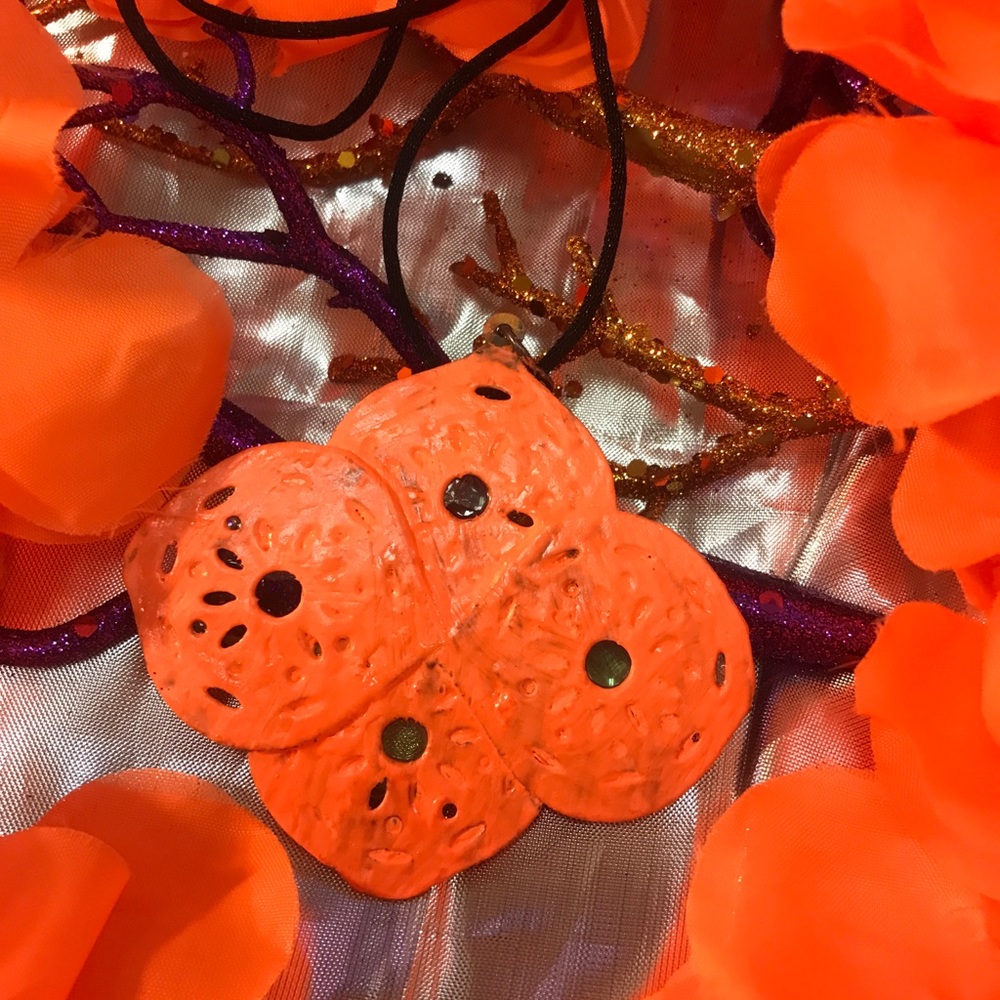 🧡🤍Necklace🤍🧡 - Picture 7 of 12